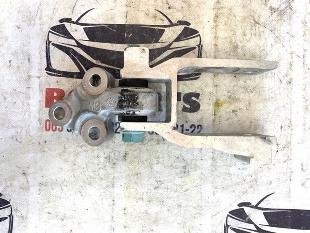 113326RC0A Nissan/Infiniti Кронштейн подушки (опори) двигуна, задньої