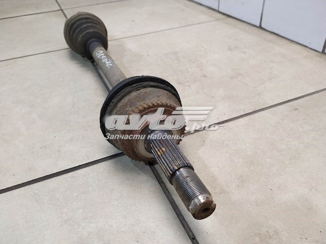 Піввісь передня ліва Chery Tiggo FL