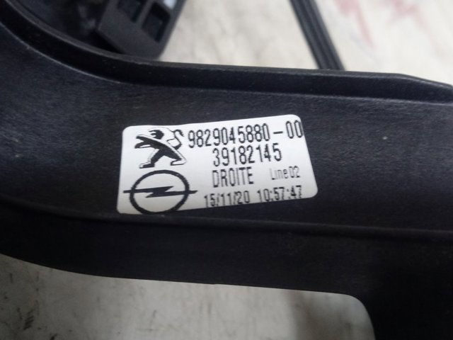 Механізм склопідіймача двері задньої, правої 9829045880 Opel