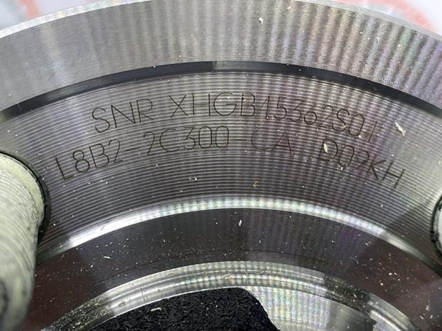 Купити LR146814 Land Rover Маточини передніх коліс