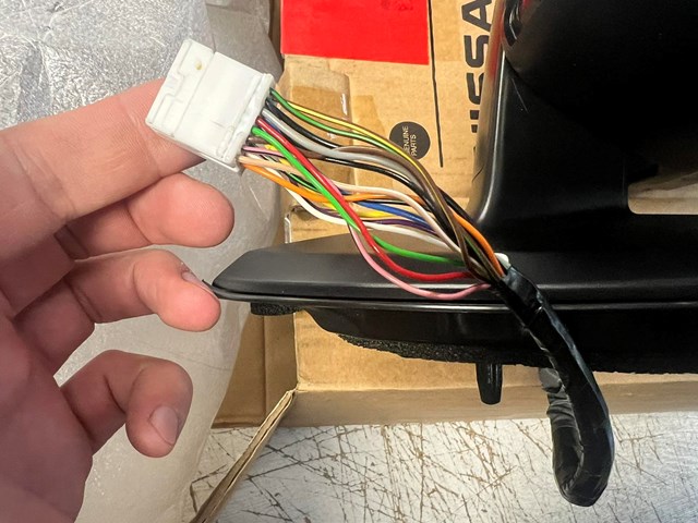 Праве бокове дзеркало Nissan/Infiniti 96301HV58B