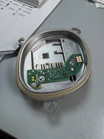  1420000424 BMW