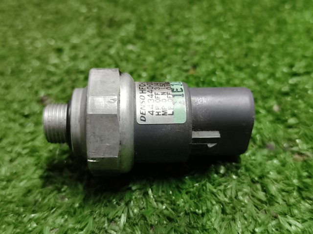 Датчик тиску кондиціонера 4434400050 Denso