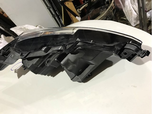 Купити 8118533D72 Toyota Основна фара в зборі ліва