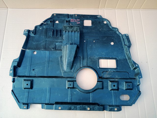 Захист піддона двигуна на Toyota Auris UKP E15