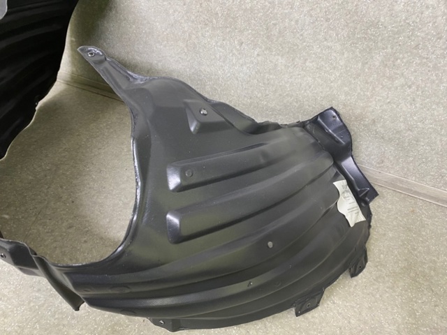 Купити 638406RR0A Nissan/Infiniti Підкрилок передній правий