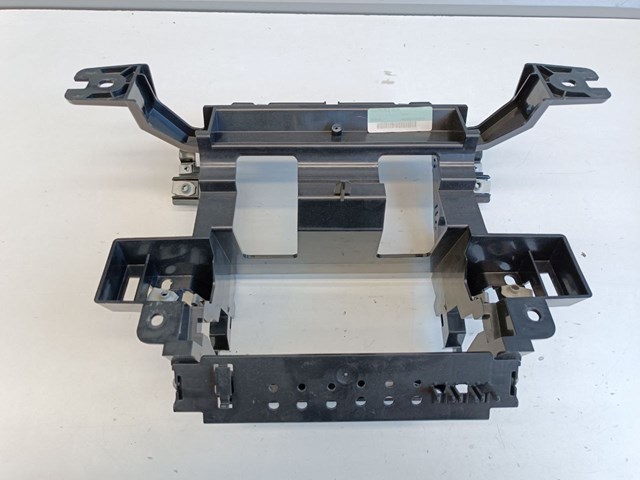 Купити LR026134 Land Rover 