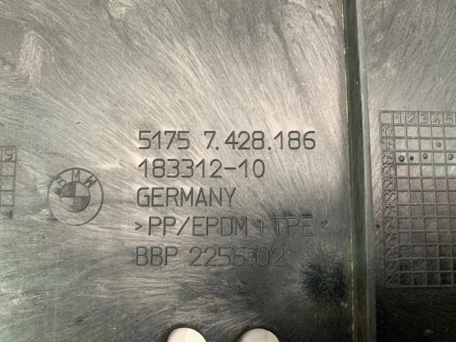 Купити 51757428186 BMW 