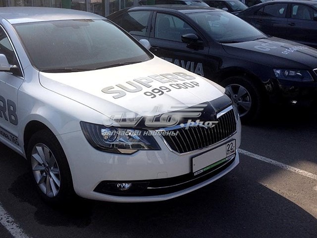  Дефлектор капота Skoda SuperB 2