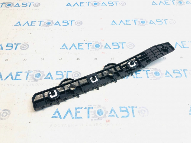 Купити 852206RA0A Nissan/Infiniti Направляюча заднього бампера, права