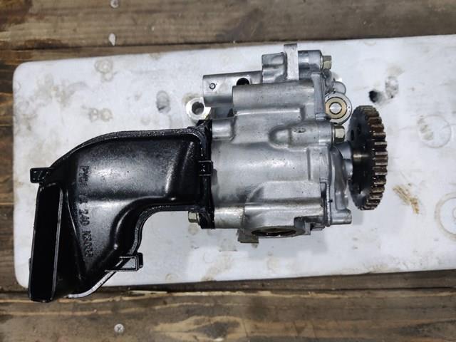 Купити PY0114100 Mazda Насос маслозакачуючий