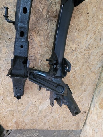  Балка задня Toyota RAV4 3