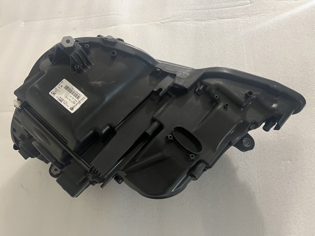 Фара правая Mercedes A2128209661 ціна, від 208.33 USD