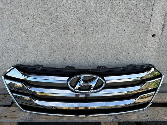 Решітка радіатора 863512W000 Hyundai/Kia