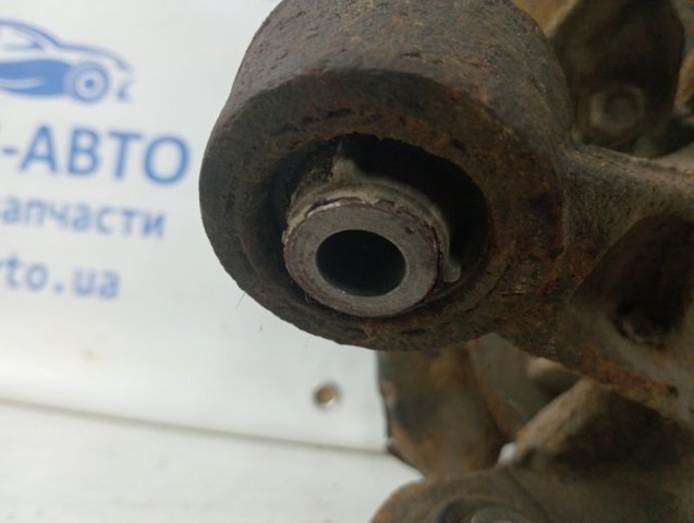 Купити 28411SG000 Subaru Цапфа - поворотний кулак заднім виходом,