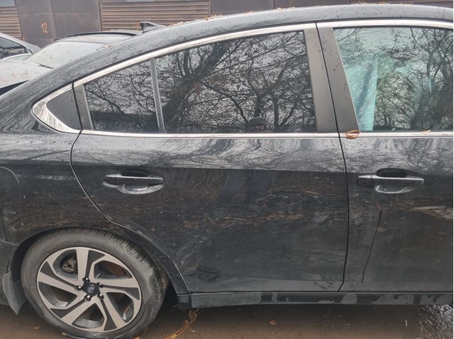 Двері задні, праві Subaru 60409AN04A9P ціна, від 126.66 USD