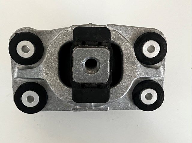 Подушка (опора) двигуна, права нижня Land Rover LR072113 ціна, від 77.18 USD
