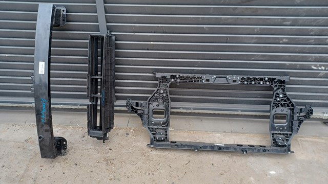 Рамка радіатора 64101R2000 Hyundai/Kia