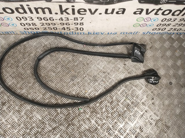 Ущільнювач дверей передніх, правих (на дверей) Subaru 63511SA000 ціна, від 4.78 USD