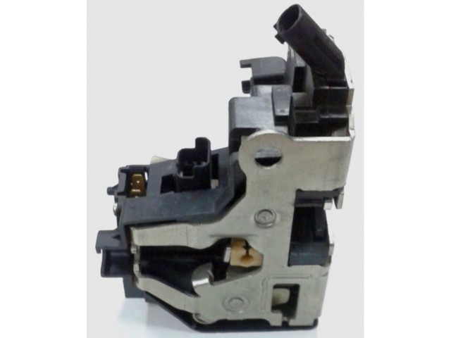 Замок передньої лівої двері A136105010 Chery