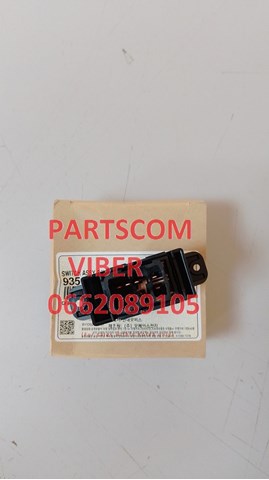 Кнопки переднього правого склопід'ємника Hyundai/Kia 935801R000