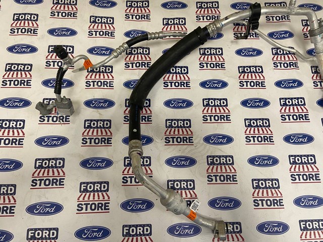 Купити LX6H19E881GD Ford 