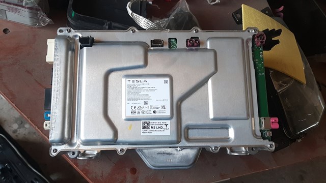 168127100G Tesla 