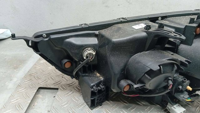 Фара права 8301B592 Mitsubishi