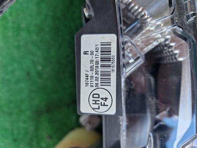 8111002L70 Toyota Фара правая