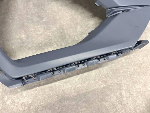 Бампер передній, права частина Signeda PAD04076PBR
