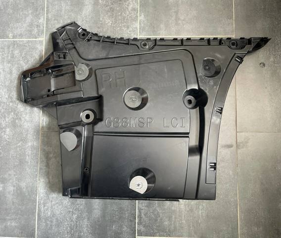 Кронштейн бампера заднього, правий 7155140 Autotechteile