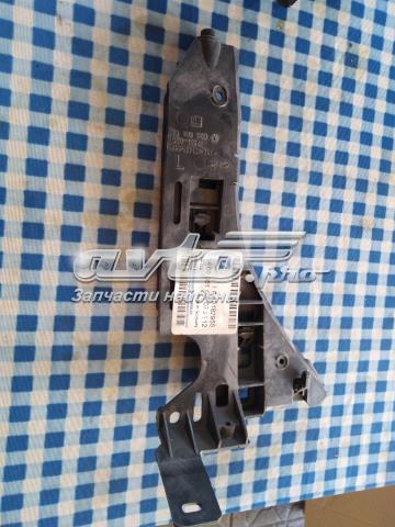 Купити 13182955 General Motors Кронштейн бампера переднього, лівий