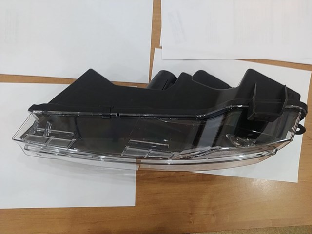 Права протитуманні фари Tesla 107739600D ціна, від 50.67 USD