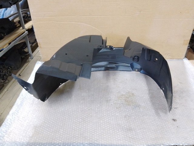 Скло заднє праве Renault (RVI) 823003816R ціна, від 67.64 USD