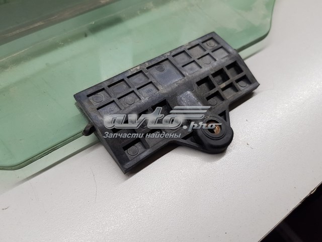 Купити 834103N020 Hyundai/Kia Скло задньої двері лівої