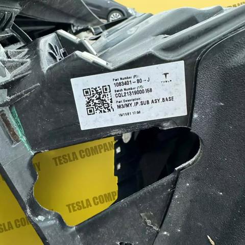 Панель передня "торпедо" Tesla 108340105J
