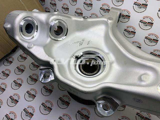 LR146346 Land Rover Цапфа поворотна права