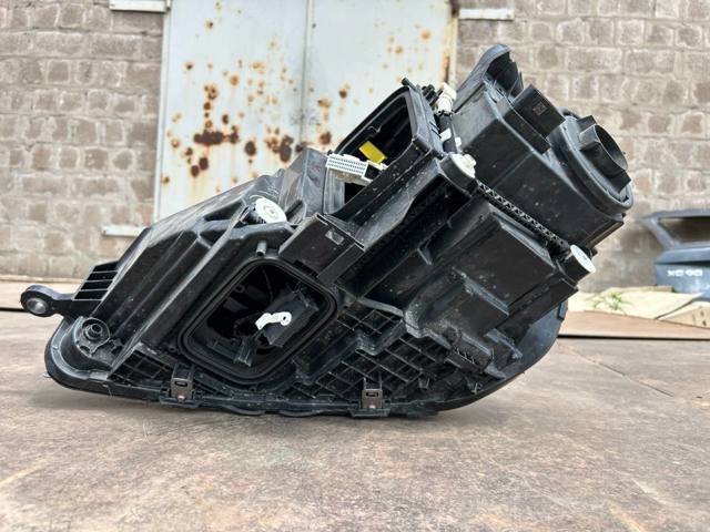 A1679064204 Mercedes Основна фара - вставка