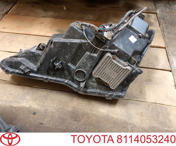Фара правая Toyota 8114053240 ціна, від 295.43 USD