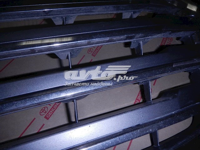 Решітка радіатора 5310160A40 Toyota