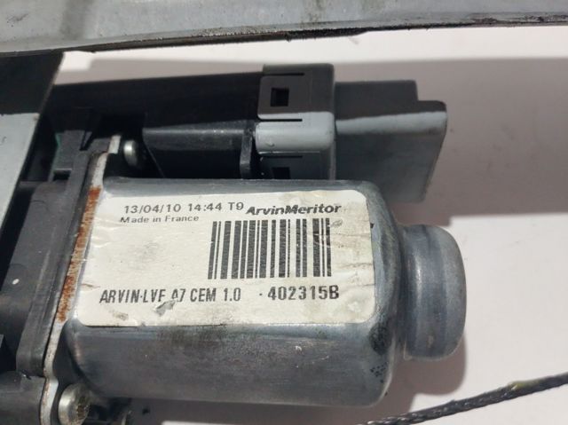 Двигун склопідіймача двері передньої, лівої 402315A Peugeot/Citroen