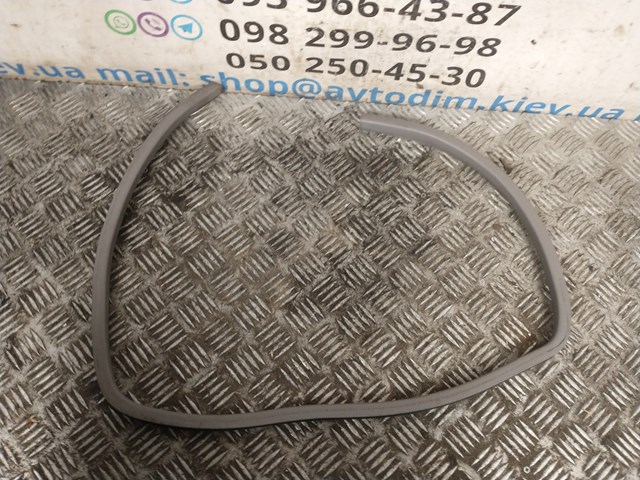 94050SA030ND Subaru Ущільнювач двері задньої лівої (на кузові)