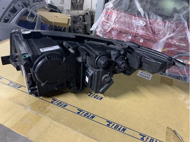 Купити GJ3213W029 Land Rover Права блок фара