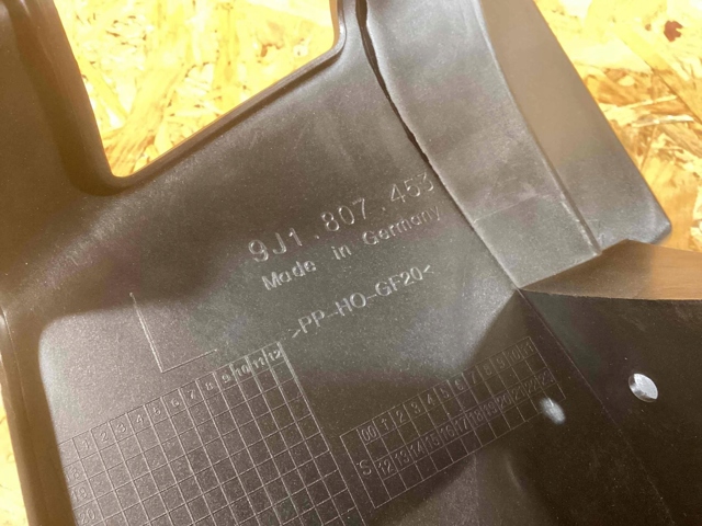 Лівий кронштейн заднього бампера Porsche 9J1807331 ціна, від 94.44 USD