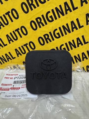 Заглушка бампера буксирувального гака, задня Toyota PT22835960HP