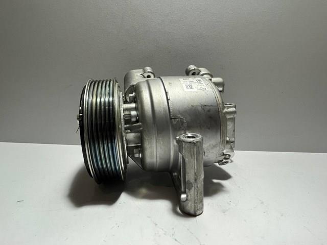 Купити 883100H030 Toyota Компресор кліматичної установки