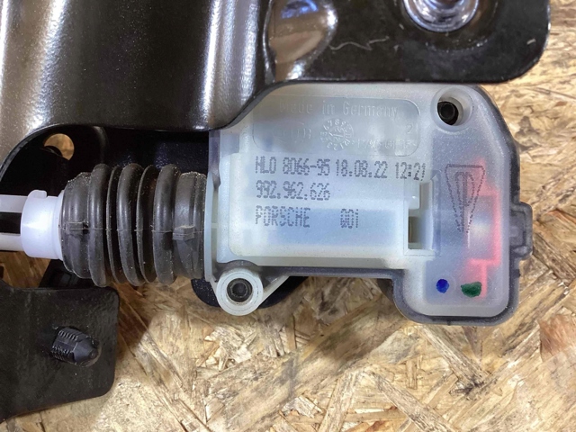 Купити 992823509M Porsche Замок капота