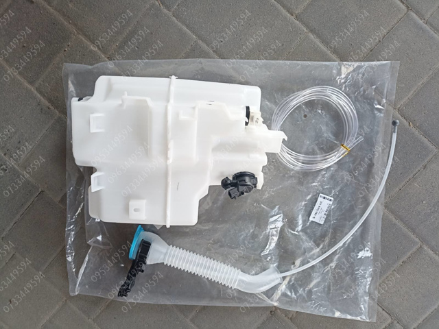Бачок омивача лобового скла Mazda KD3567481 ціна, від 49.86 USD