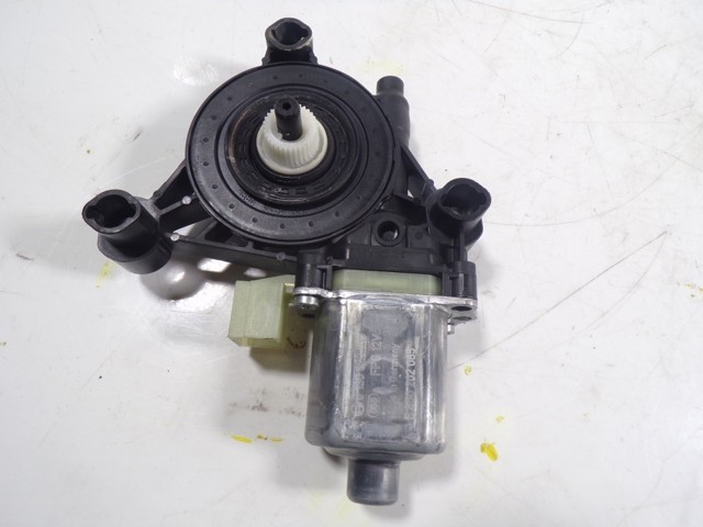  VAG 0130822713 ціна, від 27.87 USD
