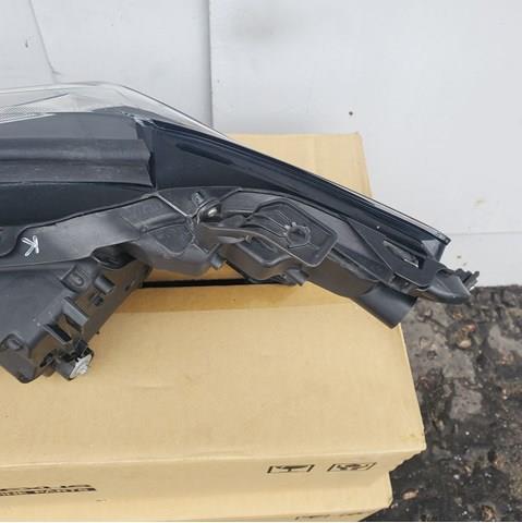 Купити 8114533D71 Toyota Права блок фара